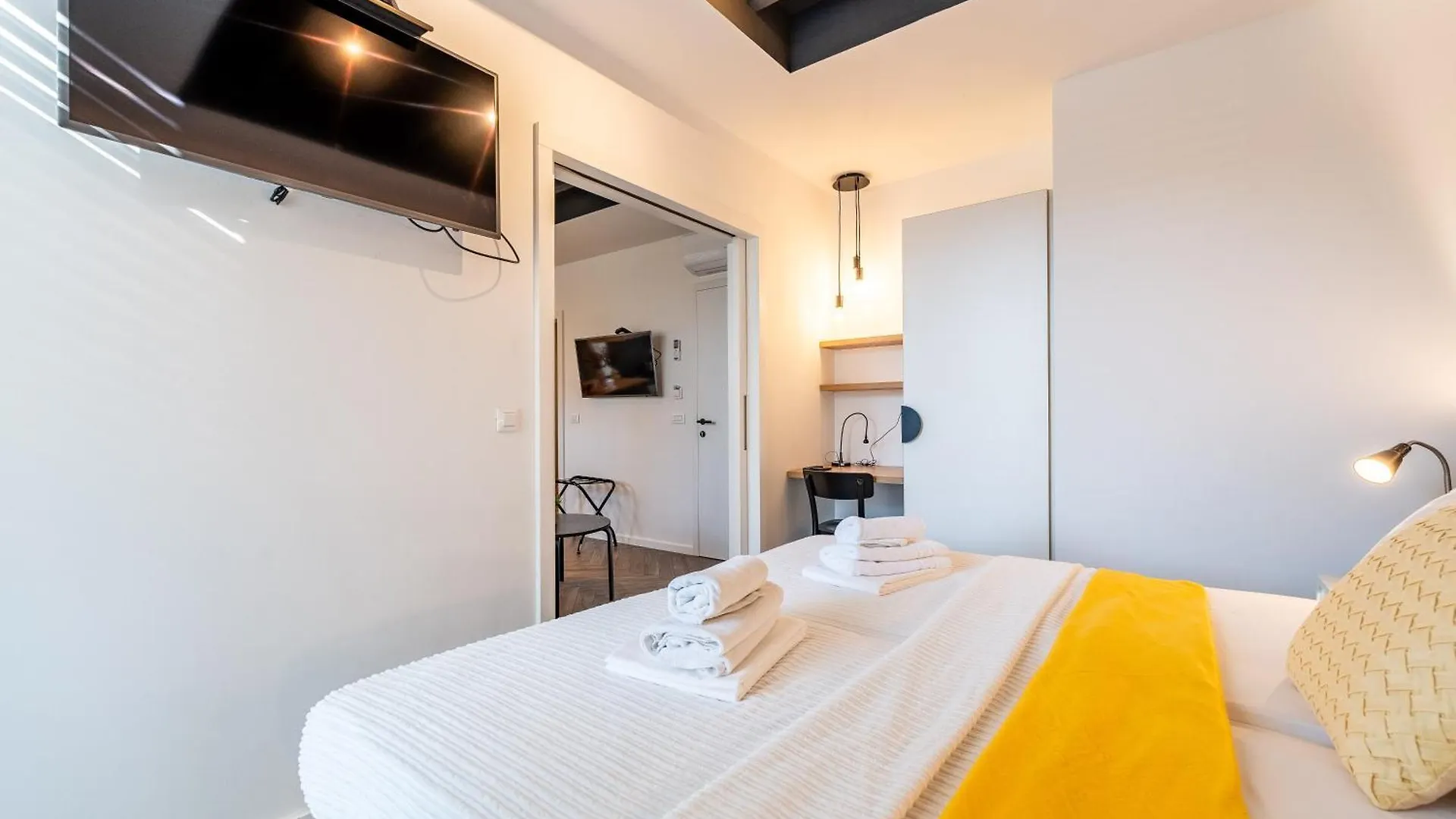 Dioniz Luxury Apartments 1 자다르